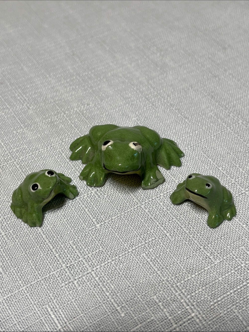 Vintage Green Ceramic Frog Figurine Set - Decorative Accent